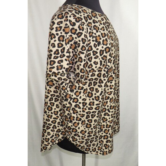 Ava + Viv Women's Leopard Print Short Sleeve Back Button Detail Blouse Plus 1X - Picture 3 of 11